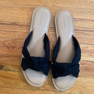 Black Knotted Sandals